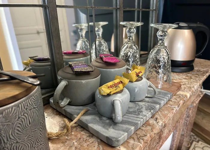 MAISON la BOHÈME Une parenthèse enchantée au cœur du charme, petit-déjeuner de rêve Vias