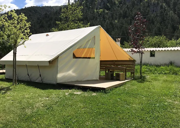 Camping Frédéric Mistral Castellane acceptant les animaux