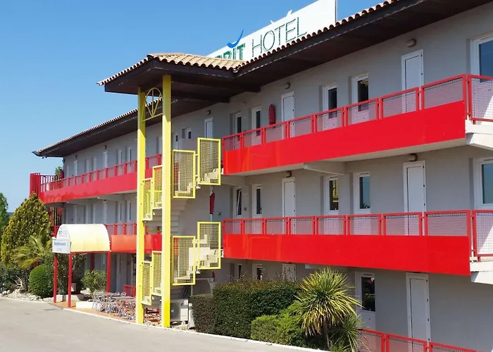 Brit Hotel Essentiel Sète / Balaruc