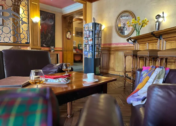Brit Hotel Du Dauphin LʼAigle