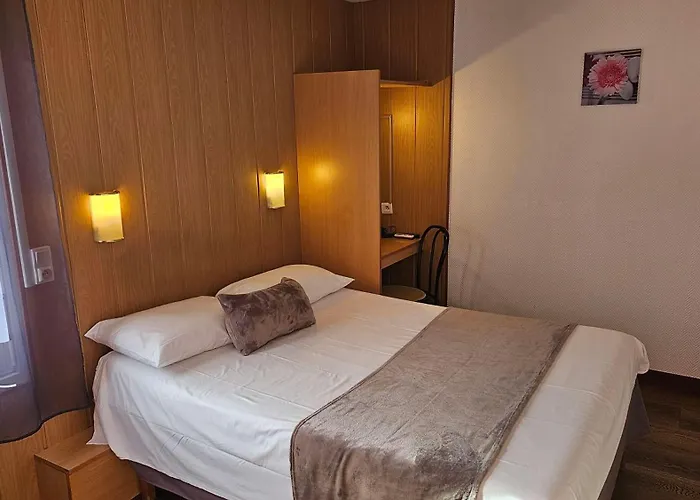 Brit Hotel Essentiel Pau Lescar