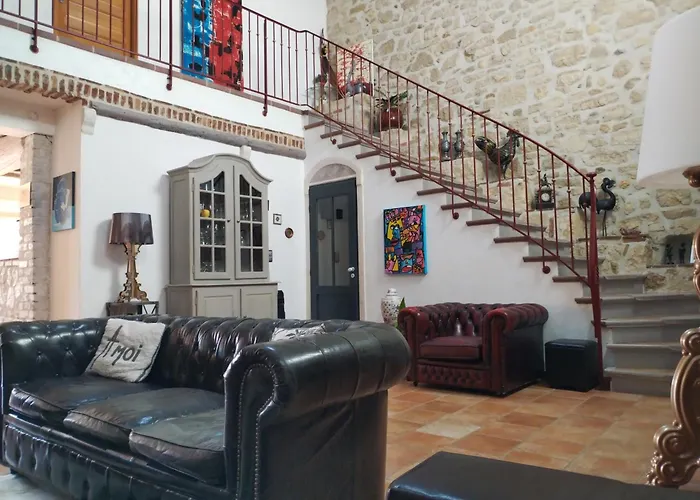 VILLA ARTEMIA Maison vigneronne - chambre d hôtes-B&B-piscine et spa Sigean