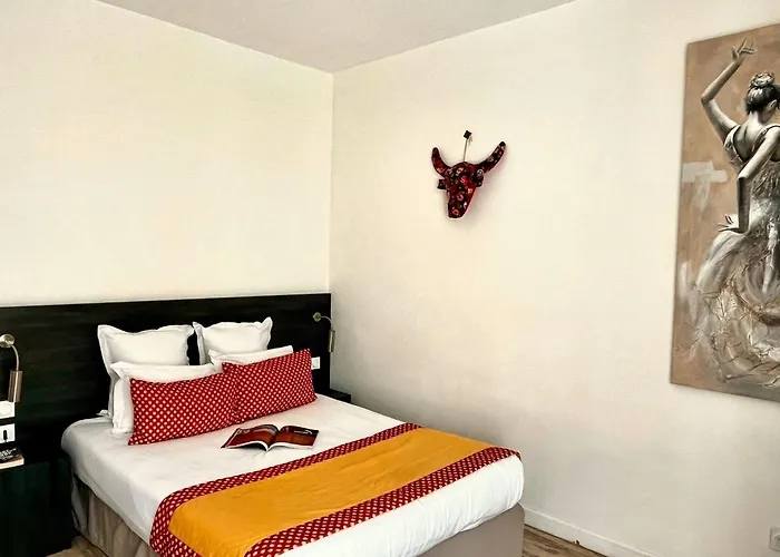 Hotel Saint Louis - Au Coeur Des Remparts Aigues-Mortes