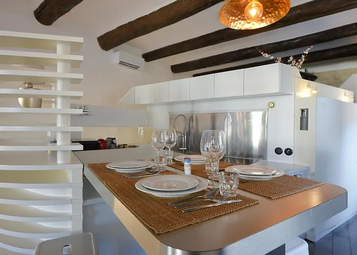 Vieux-Port Magnifique Appartement Loft Marseilles