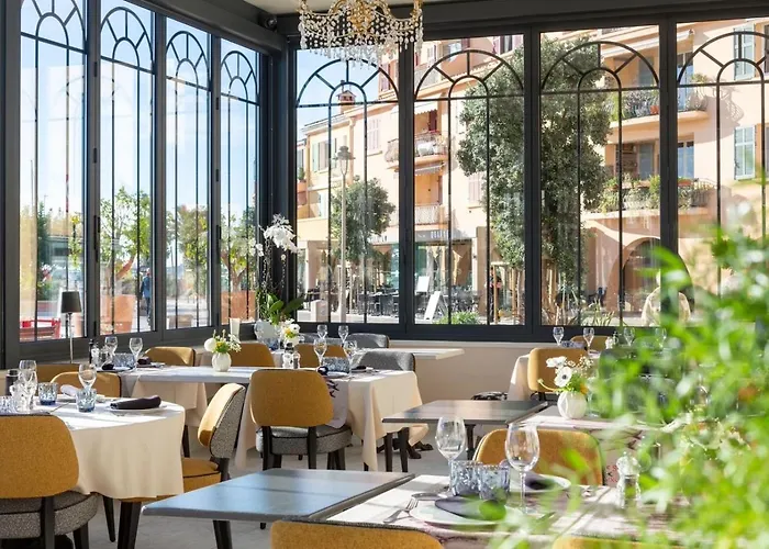 Hotels in Sanary-sur-Mer