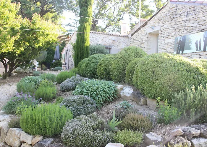 Hotel Le Hameau Fleur de Pierres à Murs 