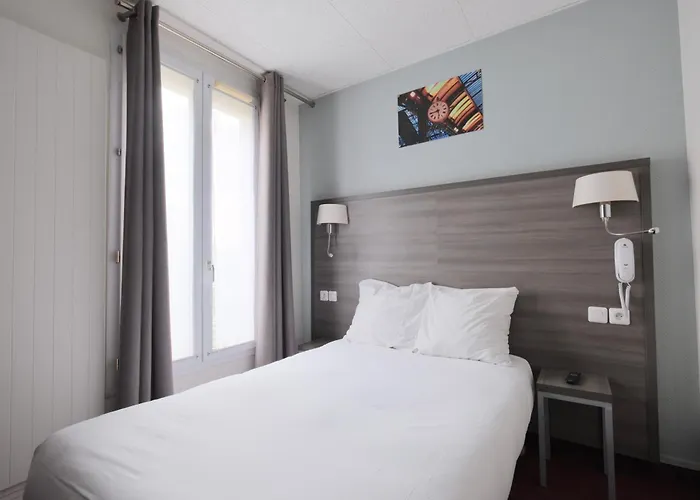 Hotel Lilas Gambetta Paris
