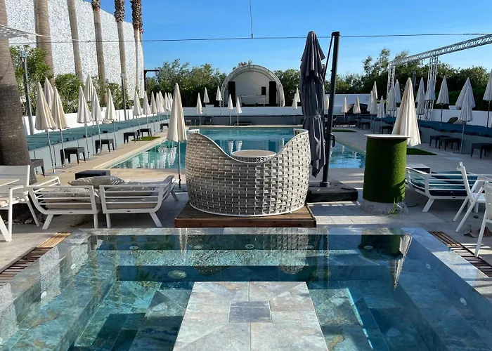 Le Jardin De Babylone Residence Festive & Naturiste "Reserve Aux Couples Uniquement" Agde