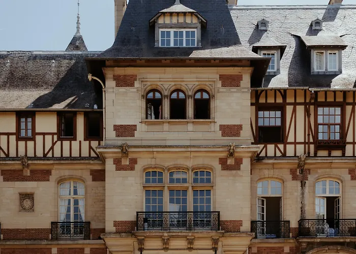 Chateau Jeanne & The Forest - Chateau De Montvillargenne Gouvieux
