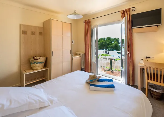 Logis Hôtel le Provencal Rest les Mûriers Les Issambres