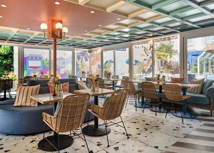 Hotel Chromatics & Restaurant Hill Club By Happyculture Lyon