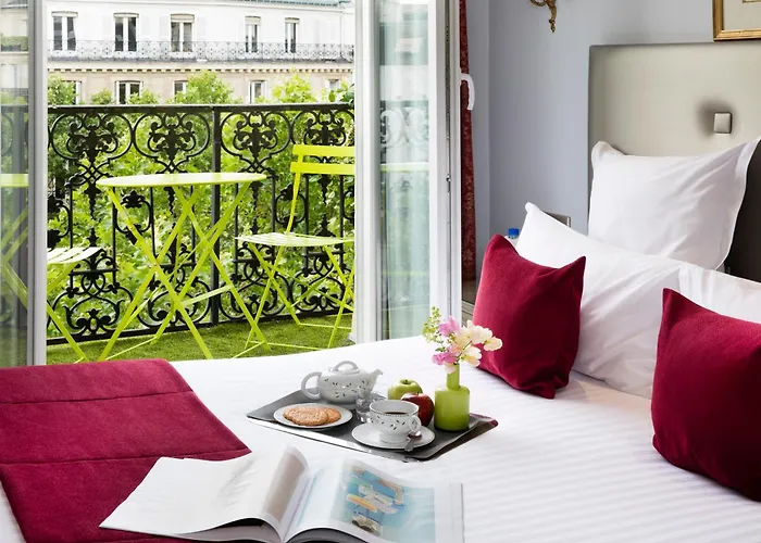 Hotel Plaza Elysees Paris