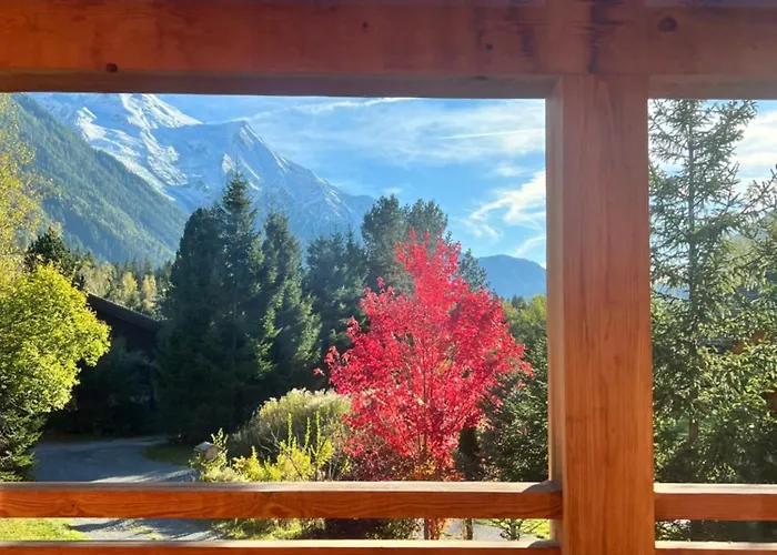Chalet Isabelle Mountain lodge 5 star 5 bedroom en suite sauna jacuzzi Chamonix acceptant les animaux