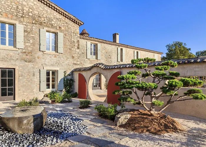 Hotels in Lorgues