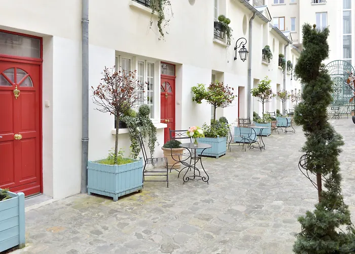 Hotel Suites Unic Renoir Saint-Germain Paris