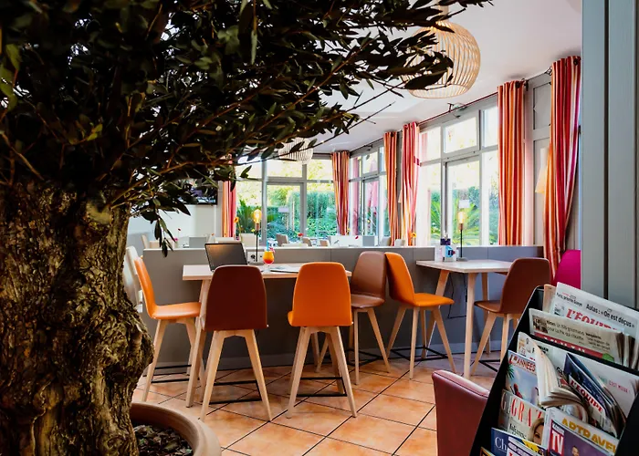 Brit Hotel Confort Nimes Ouest - A9 Sortie 25