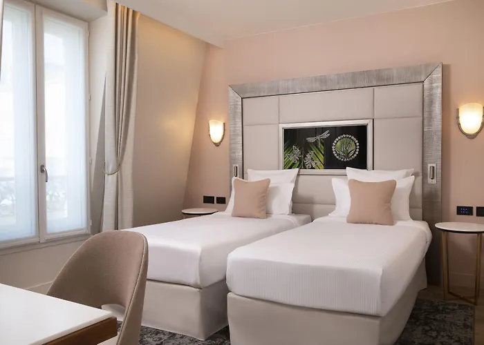 Hôtel des Champs-Elysées Paris
