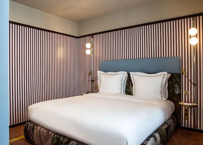 Hotel Du Rond-Point Des Champs-Elysees - Esprit De France Paris