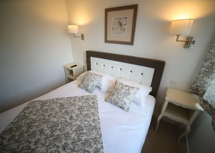 Saint-Hilaire-du-Harcouet Hotels