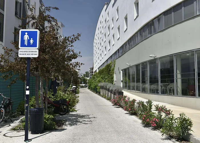 Appart-Hotel Mer & Golf City Bordeaux Bassins A Flot