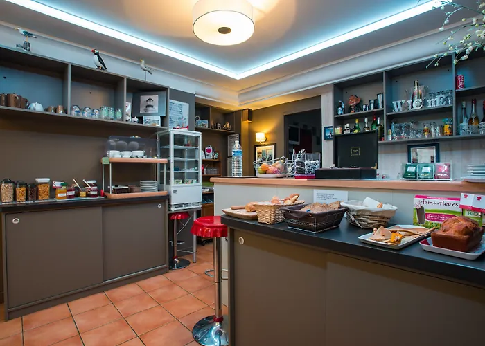 Brit Hotel des Halles Concarneau