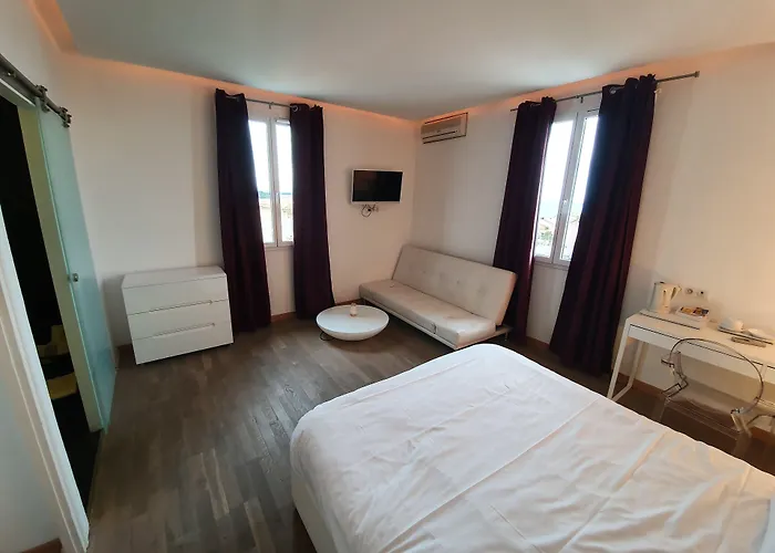 Hôtel Les 3 Terrasses Sari-Solenzara