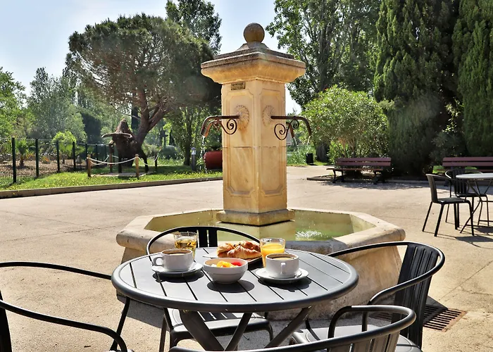 Sowell Residences Les Hameaux De Camargue Arles