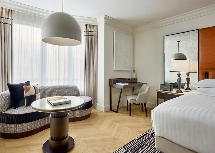Hotel mit Tennisplatz in Paris