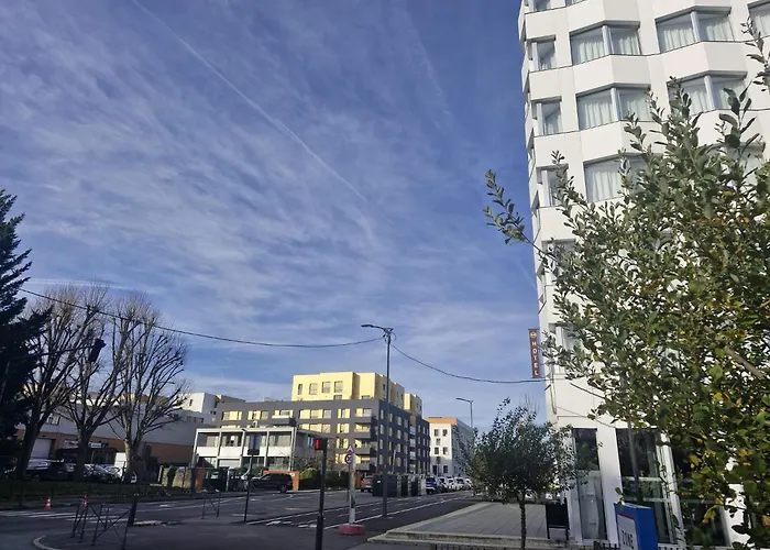 B&B Hotel Massy Gare Tgv