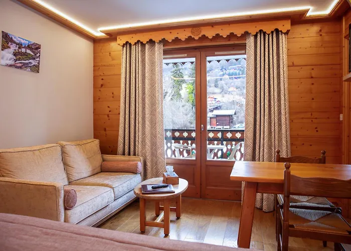 Chalet-Hotel Neige Et Roc, The Originals Relais Samoens