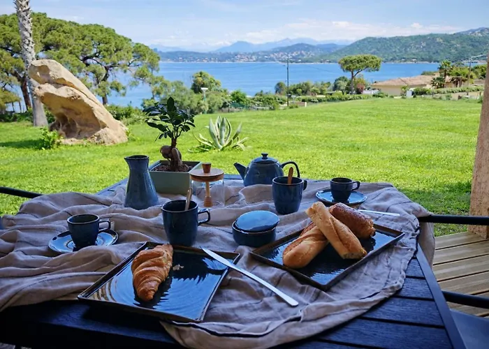 Hôtels à Coti-Chiavari (Corsica)