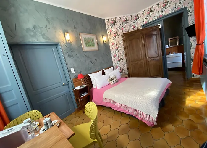 Abbeville Hotels