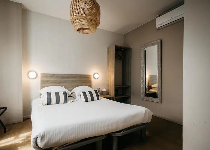 Hotel Le Petit Castel Antibes