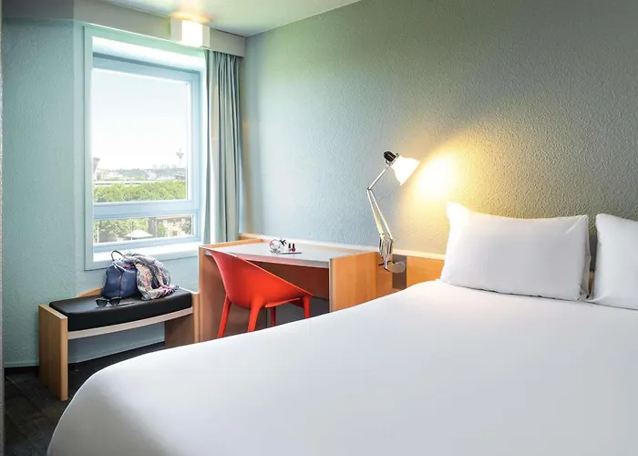 Ibis Paris La Villette Cite Des Sciences 19Eme