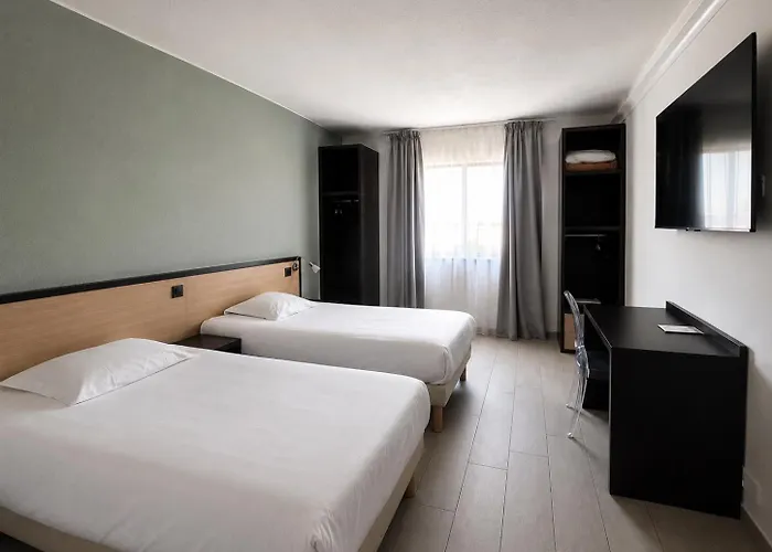 Fos-sur-Mer Hotels