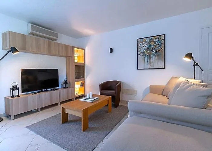 Montauroux Hotels