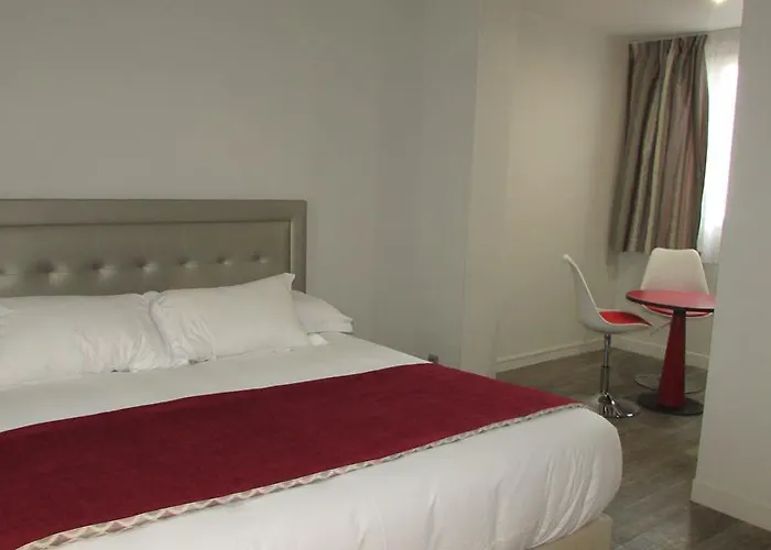 Residence Champ De Mars Vanves