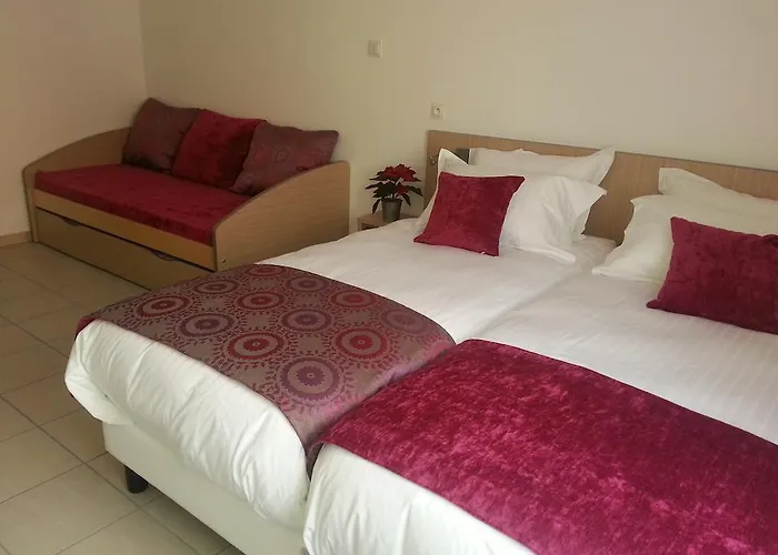 Hotel Au Beaujolais Saint Jean à Belleville-sur-Saône