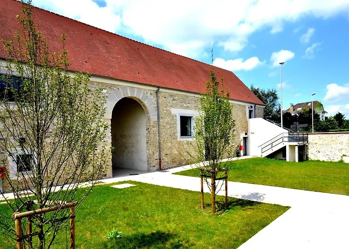 Auberge Du Chateau Bleu Tremblay-en-France