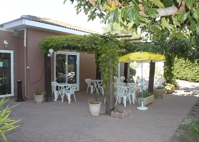 Hotel Du Soleil Bleu Istres