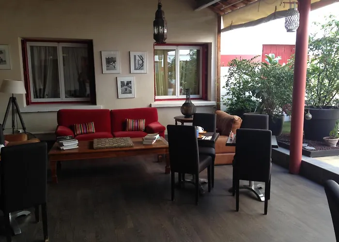 Hotel Cote Patio Nimes