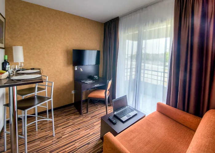 Hotel Zenitude Toulouse Parc L Escale