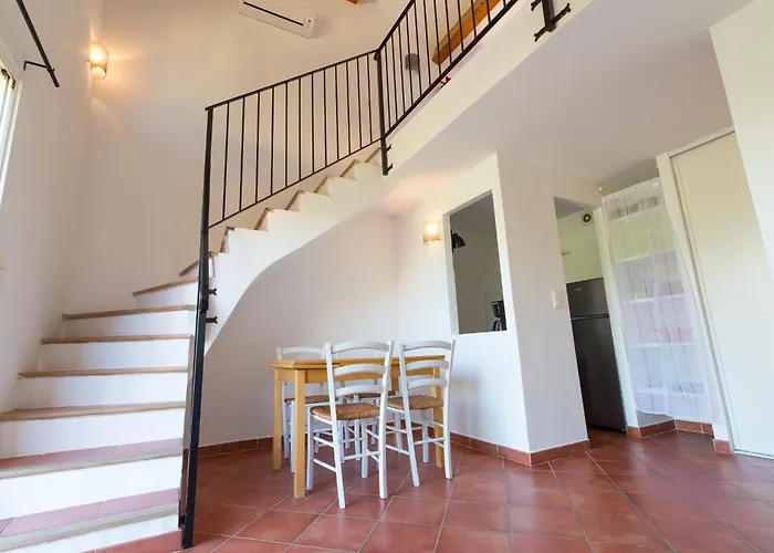 Casa Vecchia Rooms + Apartments Calvi 