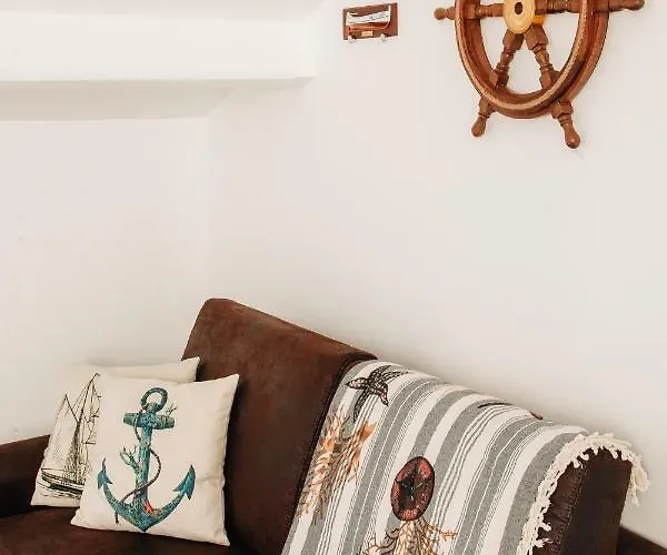 Adorable Apartment In Nice Downtown